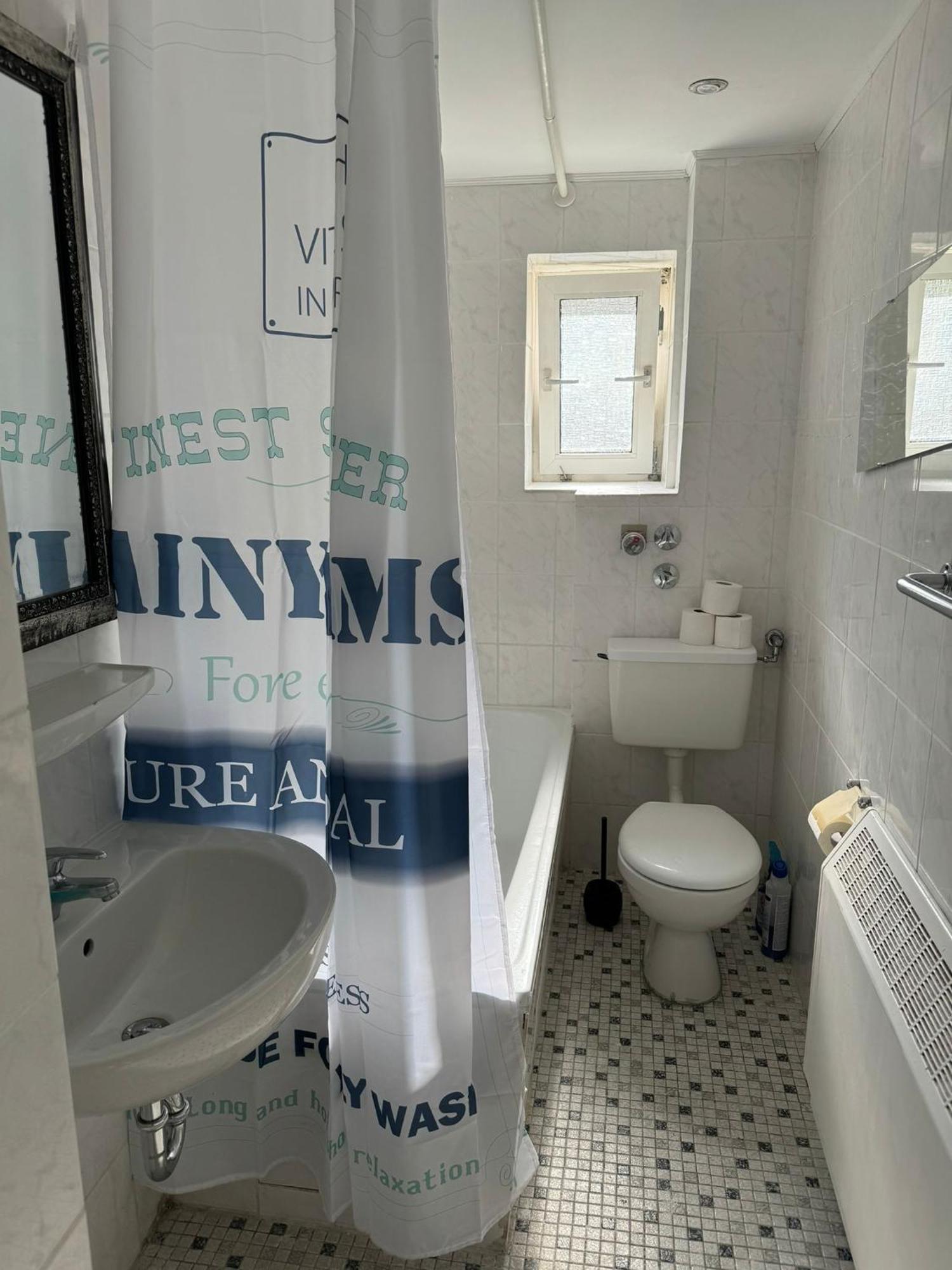 Ri 1,richthofenstr.4,30519 Hannover,eg Rechts,2 X Sz Balkon *